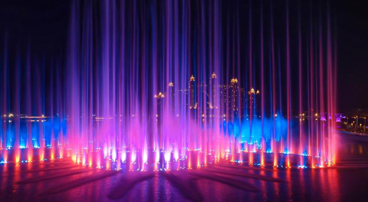 迪拜新建世界最大音乐喷泉喷水最高可达105米
