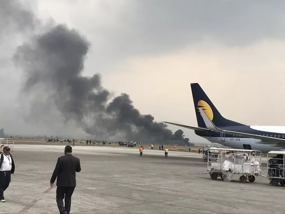 一架从达卡起飞的孟加拉国客机在尼泊尔加德满都特里布万国际机场降落