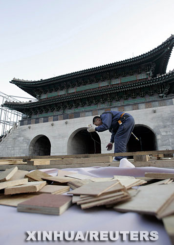 韩国光化门时隔84年重回原址恢复汉字牌匾
