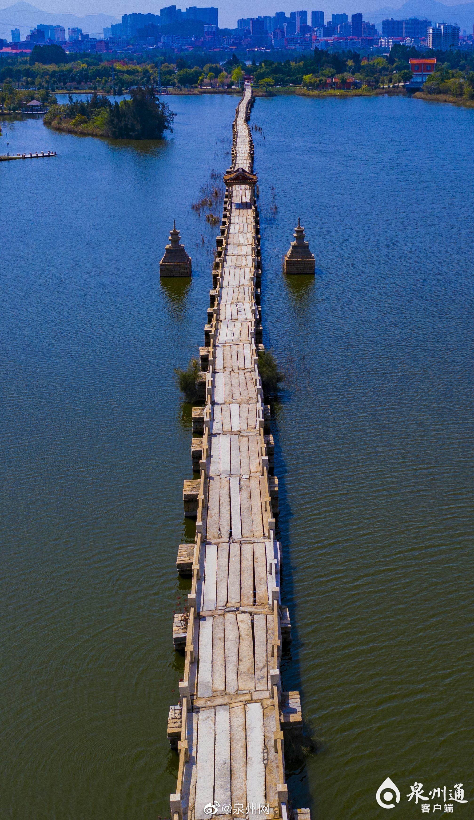 与南安水头交界的水域上位置中国现存最长的古代跨海梁式石桥中国之最
