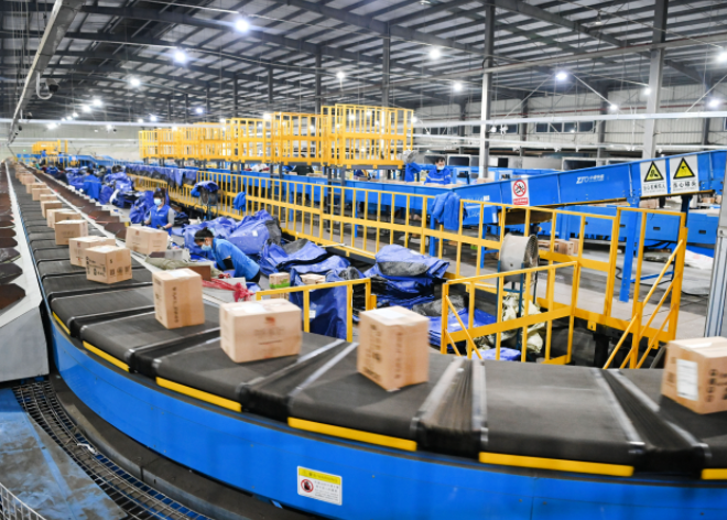 前5个月我国快递业务量完成787.7亿件