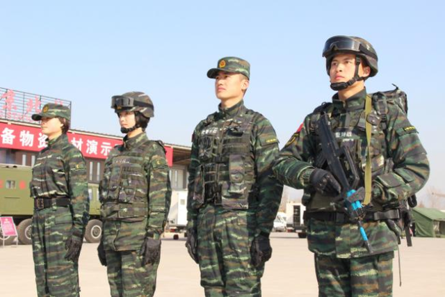 2019新式武警制服图片图片