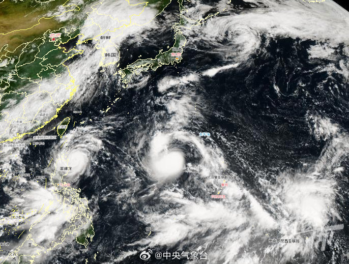 台风“达维”没撑住悄然离场，只剩“苏拉”和“海葵”双台共舞
