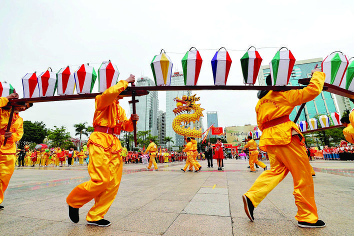 舞动中国龙龙舞大巡游全国主会场活动在广东惠州举办