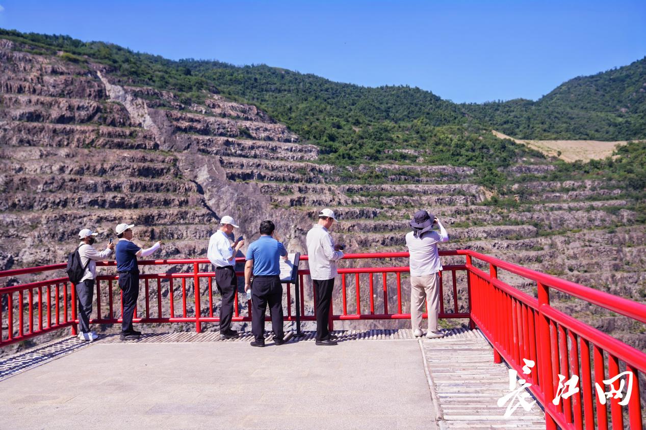 黄石国家矿山公园内绿意盎然。记者彭年 摄 4.png