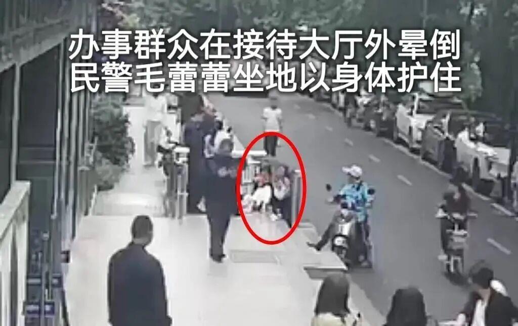 △一名前来办证的年轻女士晕倒在地