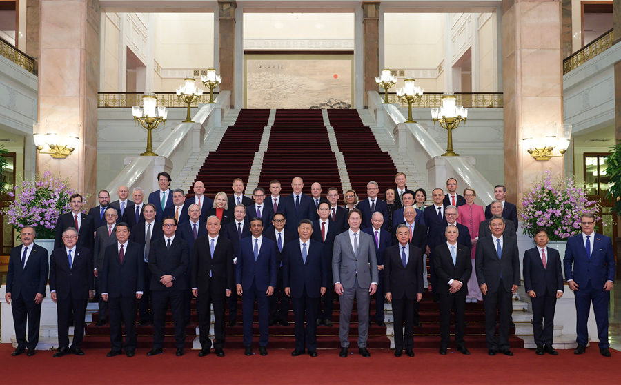 3月28日上午,国家主席习近平在北京人民大会堂会见国际工商界代表。