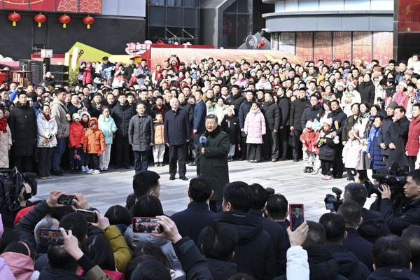 2026年2月,习近平总书记在北京东城区隆福寺街区考察。新华社记者 殷博古 摄