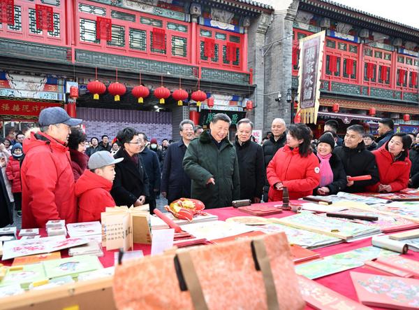 2024年2月,习近平总书记在天津古文化街考察。新华社记者 谢环驰 摄