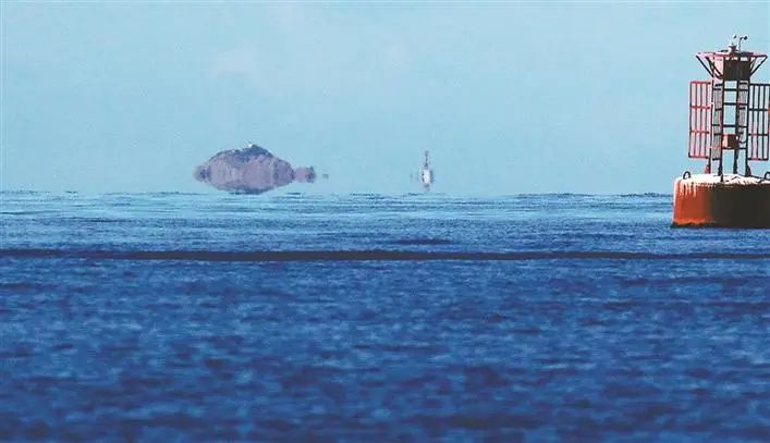 鱼形海岛 !深圳大鹏湾突现海市蜃楼_杭州网