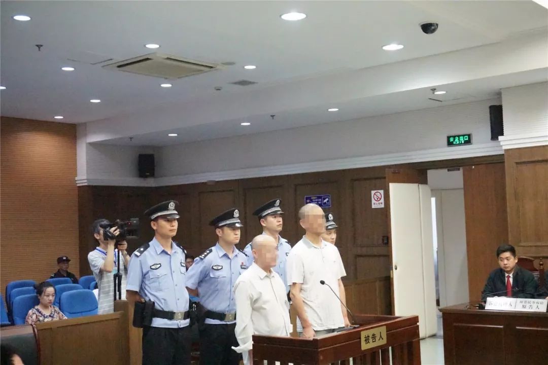 被告人汪某明,刘某彪接受宣判