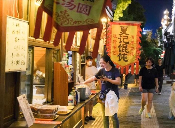 金华婺城区江北夜市也已经正式复市营业.