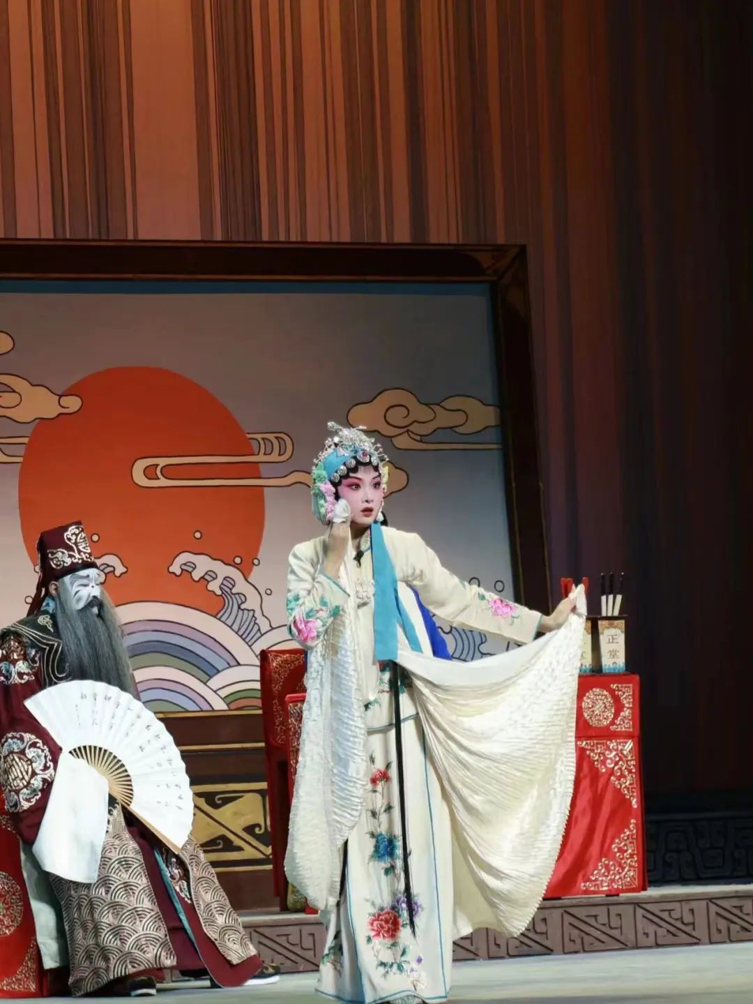 人文金华⑧ | 当婺剧遇到"00后"演员,青春力量粉墨登场