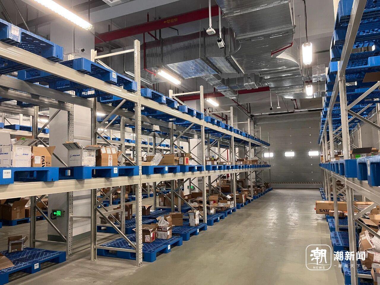 “数字化”保税仓库。拜喆喆 摄