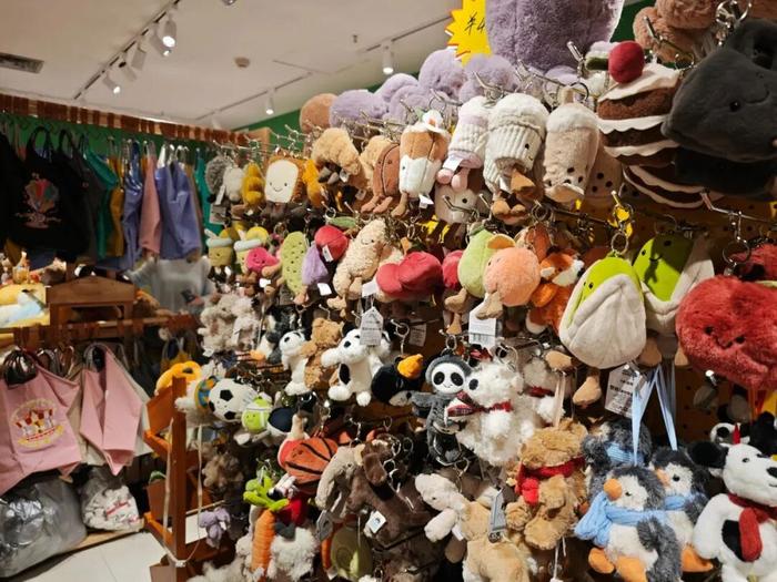 义乌国际商贸城内琳琅满目的商品图源:“光明日报”微信公众号