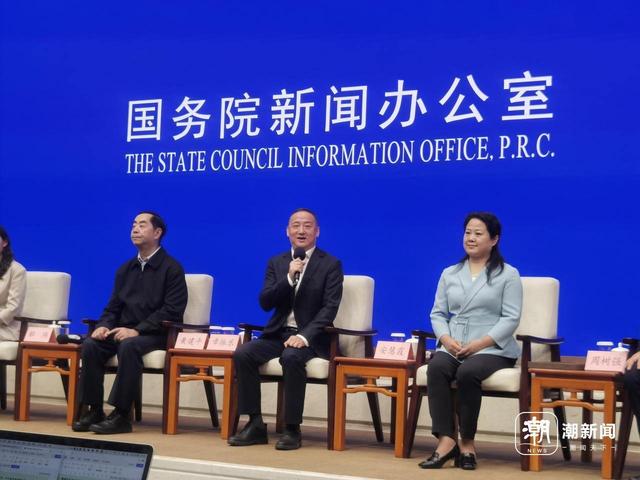 图为章振乐在见面会上。记者 刘晨茵/摄