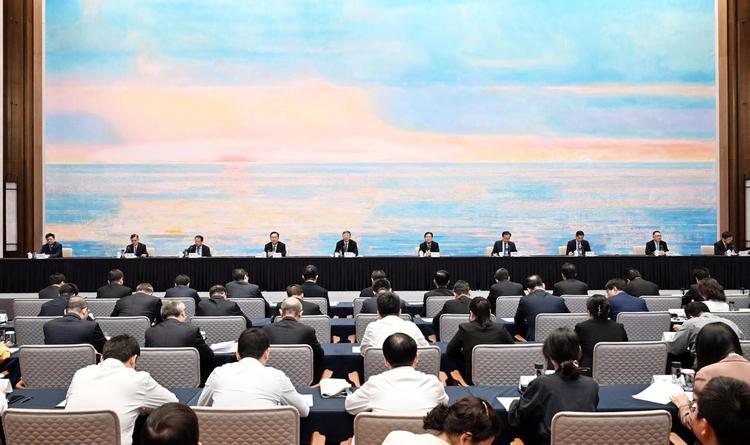 2026年度长三角地区主要领导座谈会在上海举行,图为长三角三省一市领导出席成果发布会。陈正宝 摄