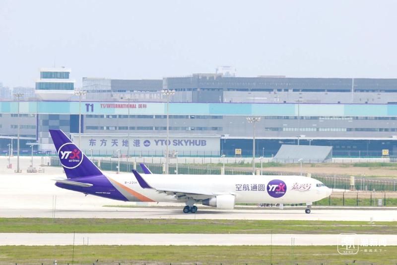 “嘉兴号”全货机。记者 王志杰 摄